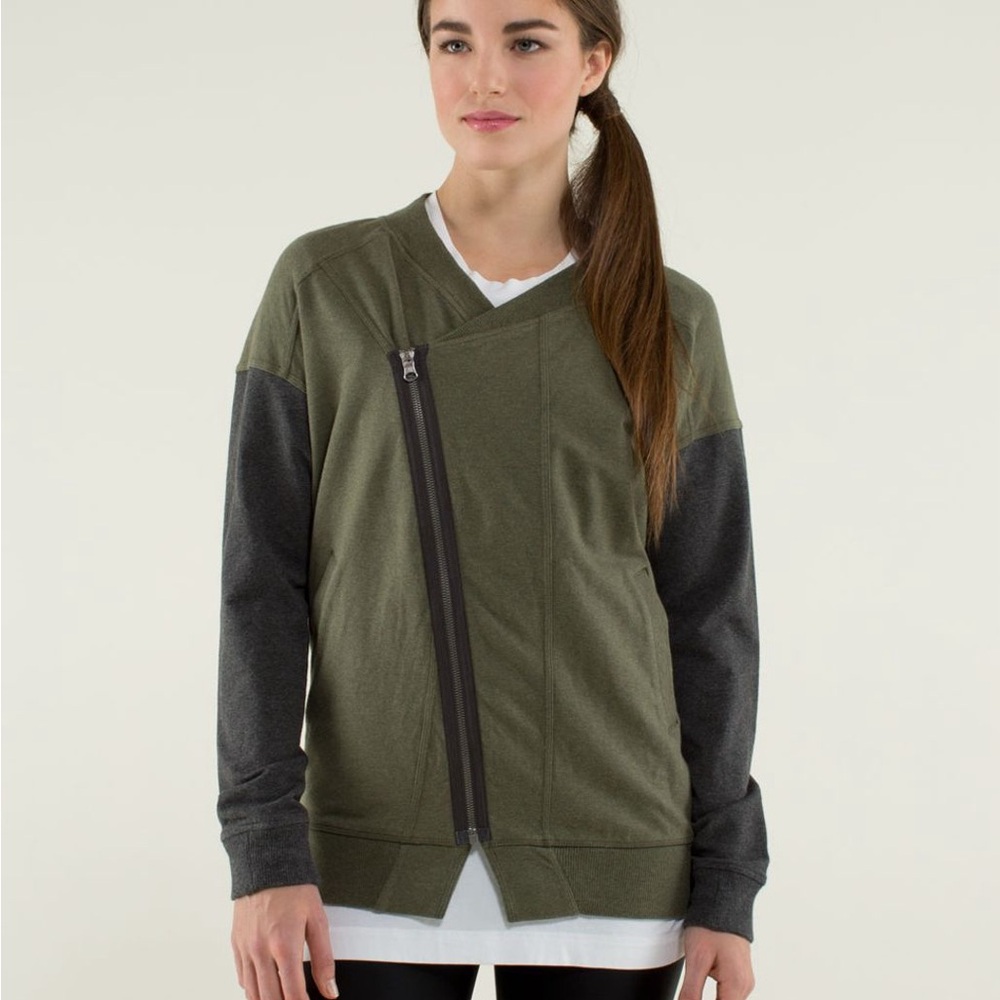 2/$50 Lululemon Mula Bundle Wrap - Heathered Fatigue Green